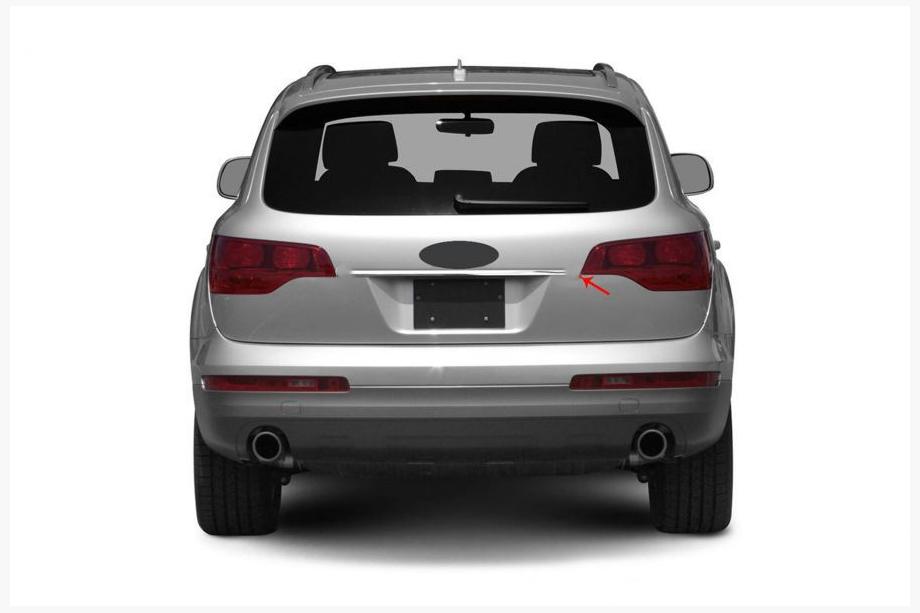 Audi Q7 2005-2015 Listwa chromowana nad tablicą rejestracyjną OmsaLine (stal nierdzewna) Image