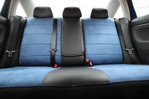 Volkswagen Passat B5 1997-2005 Pokrowce Samochodowe Skóra Ekologiczna+Tkanina+Alcantara Antara A006 (Komplet) zdjęcia 4