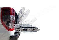 Isuzu D-Max 2011-2019 Amortyzatory klapy tylnej zdjęcia 1
