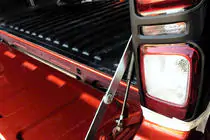 Isuzu D-Max 2019- Amortyzatory klapy tylnej zdjęcia 2