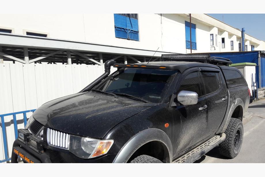 Mitsubishi L200 2015-2024 Daszek na przednią szybę (Meliset LED) Image