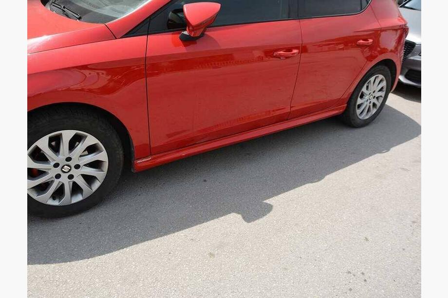 Seat Leon 2013-2020 Progi Boczne Meliset (zagruntowane do lakierowania) Image