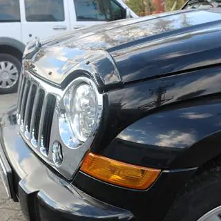 Deflektor maski (EuroCap) Jeep Cherokee/Liberty 2002-2007 zdjęcia 4
