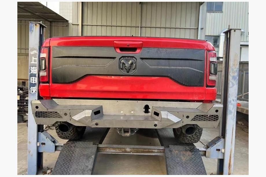 Dodge RAM (DT) 2018– Zestaw body kit TRX Zdjęcia 5