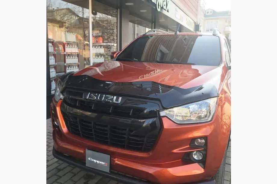 Isuzu D-Max 2019- Deflektor maski BAT (EuroCap) Image
