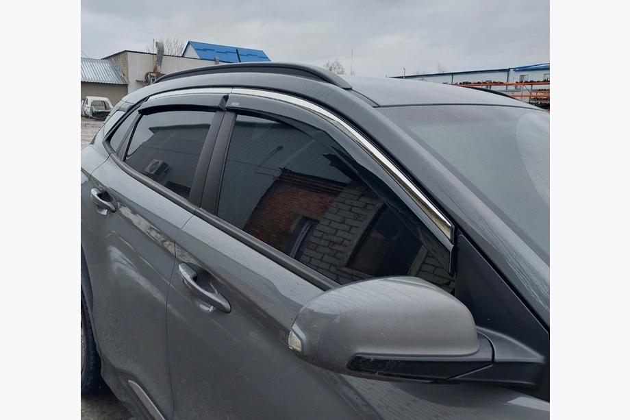 Hyundai Kona 2017-2023 Deflektory szyb z listwą chromowaną (4 szt, Niken) Image