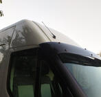 Iveco Daily 2014- Daszek na przednia szybe V2 (czarny polysk, 5mm) zdjęcia 4