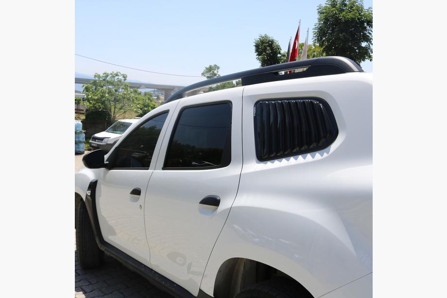 Dacia Duster 2018-2024 Nakładki na tylne szyby EuroCap (2 szt, ABS) Image