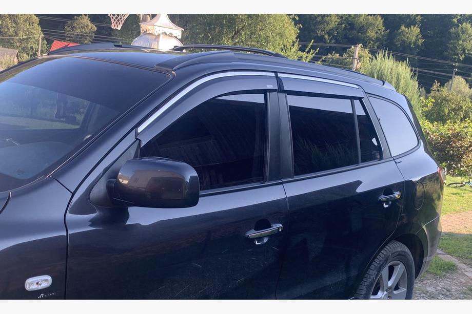 Hyundai Santa Fe 2 2006-2012 Deflektory szyb z listwą chromowaną (4 szt, Niken) Image