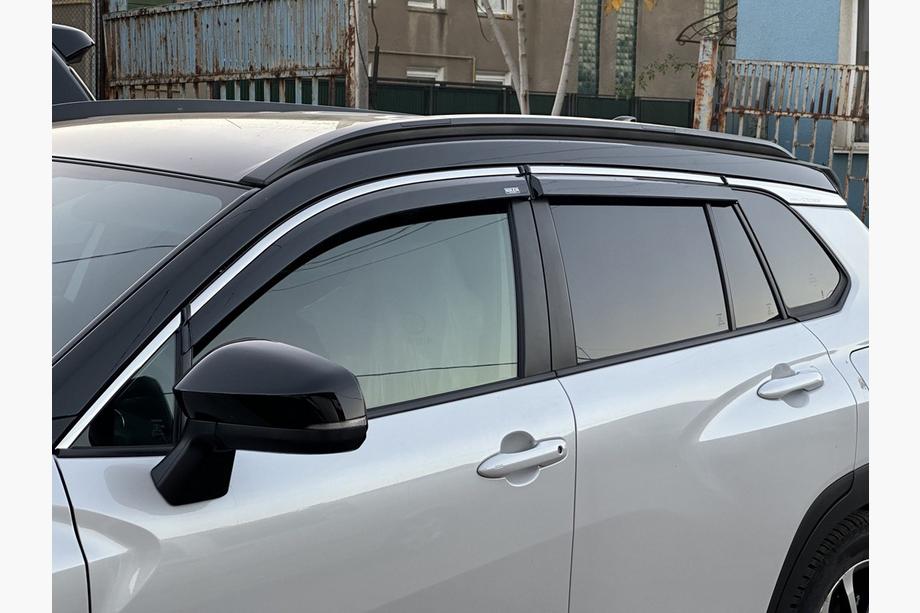 Toyota Corolla Cross 2020- Deflektory szyb z listwą chromowaną (4 szt, Niken) Image
