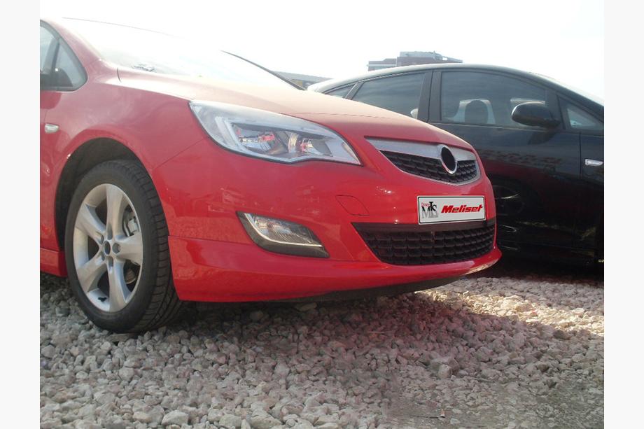 Opel Astra J 2009-2015 Przednia dolna dokładka 2010-2012 (zagruntowana do malowania) Zdjęcia 2