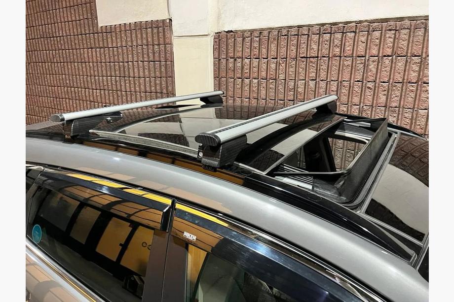 Peugeot 2008 2019- Belki dachowe na zintegrowane relingi z zamkiem Wizard V2 (2 szt) 125cm, szary Zdjęcia 2