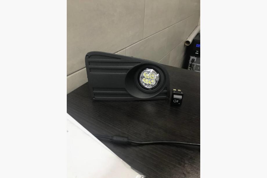 Volkswagen Crafter 2006-2016 Lampa przeciwmgielna LED (strona pasażera) Image