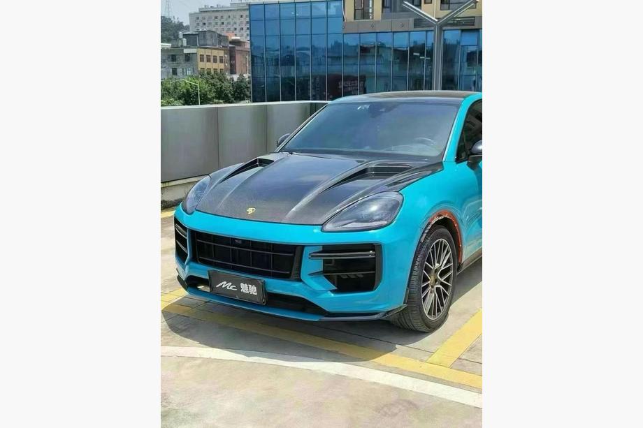 Porsche Cayenne 2018- Maska (Carbon) Zdjęcia 4