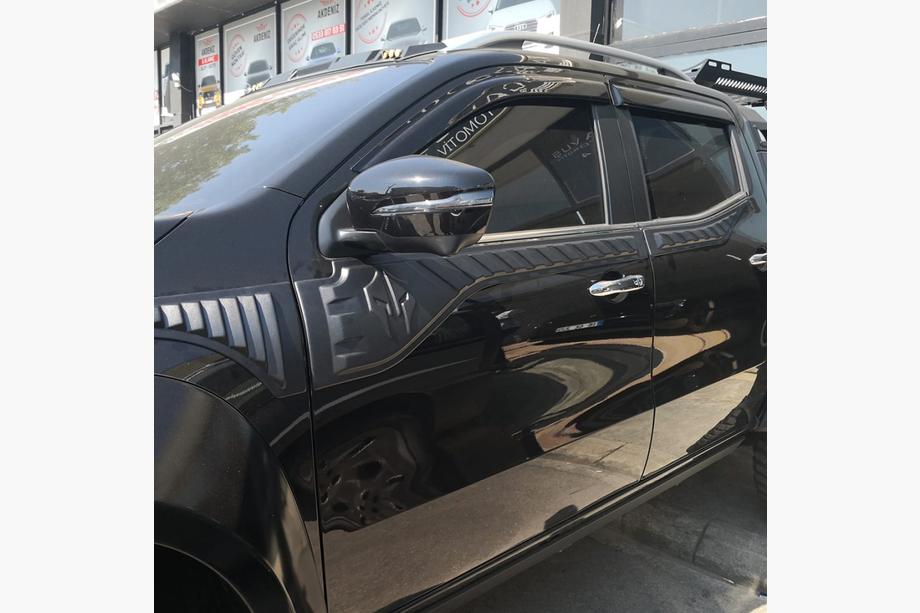 Mercedes X class 2017-2020 Górne Listwy Drzwi (6 szt, ABS) Image