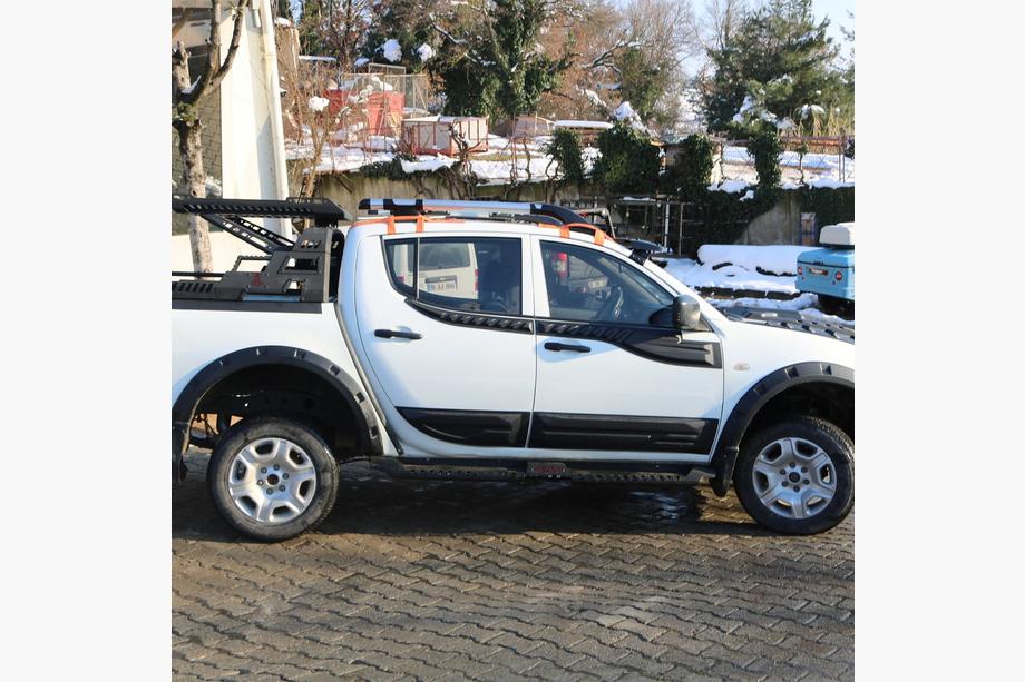 Mitsubishi L200 2006-2015 Górne Listwy Drzwi (4 szt, ABS) Zdjęcia 4