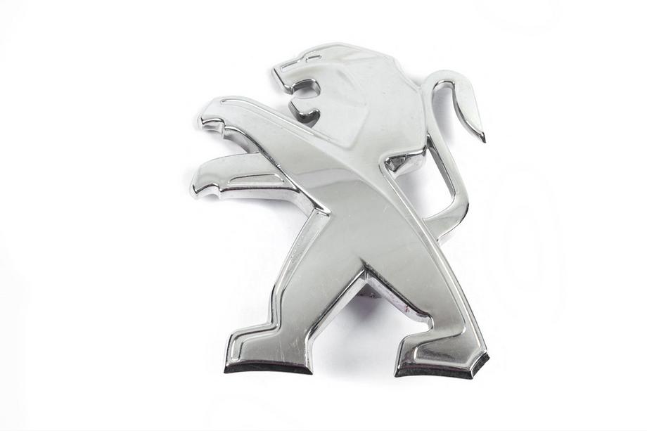 Peugeot 207 2006–2014 Emblemat tylny 9673873277 (80mm x 70mm) Image