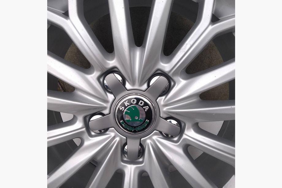 Skoda Naklejki na felgi 56mm J1009 (4 szt) Image