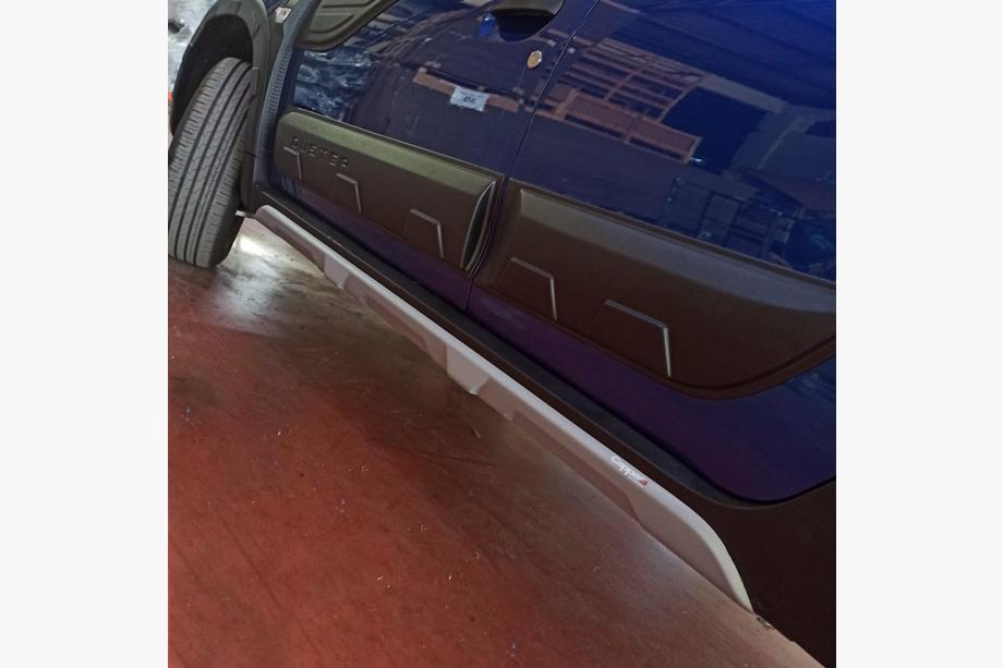 Renault Duster 2018-2024 Nakładki progowe EuroCap (2 szt, szare) Image