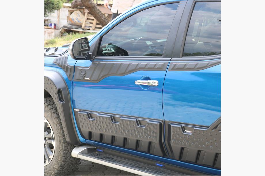 Mitsubishi L200 2015-2024 Górne Listwy Drzwi 2019+ (6 szt, ABS) Zdjęcia 4