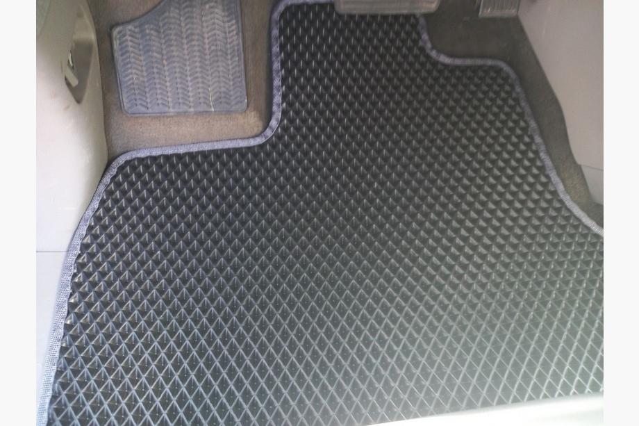 Honda Odyssey 2010–2017 Dywaniki (3 rzędy, EVA, czarne) Image