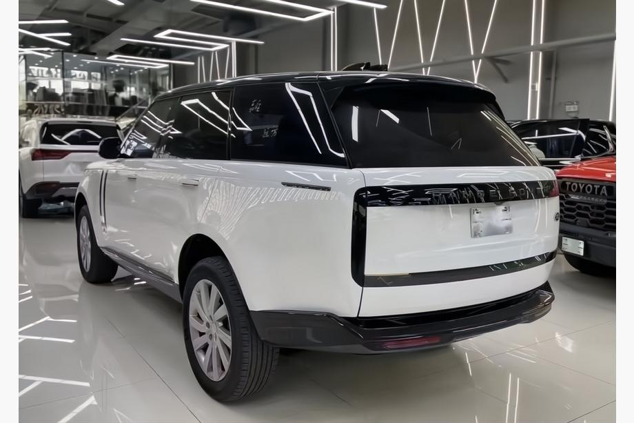 Range Rover V L460 2021- Kompletny Zestaw Body Kit Zdjęcia 3