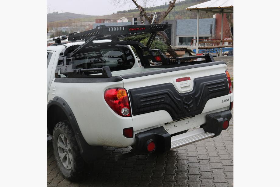 Mitsubishi L200 2006-2015 Plastikowa nakladka na klape bagaznika Zdjęcia 1