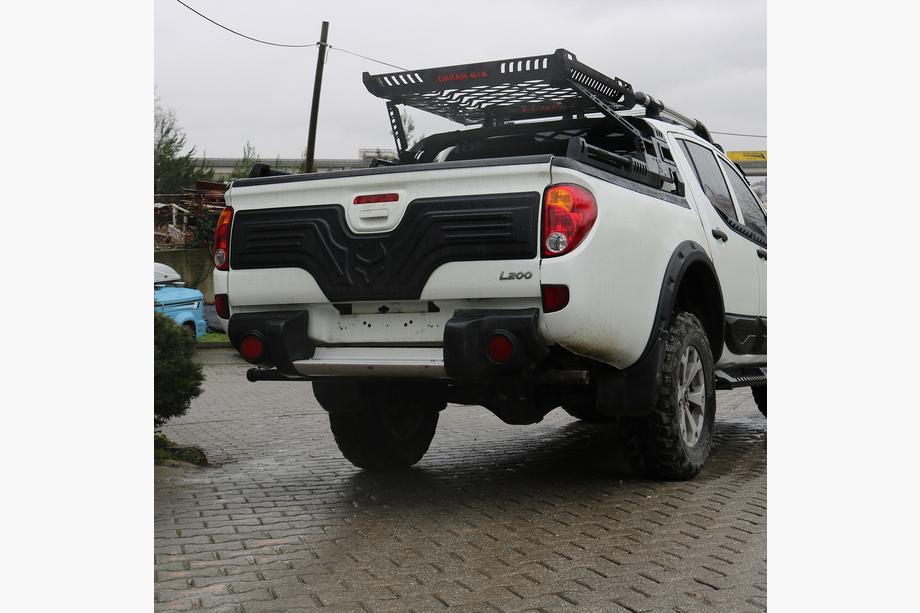 Mitsubishi L200 2006-2015 Plastikowa nakladka na klape bagaznika Zdjęcia 2