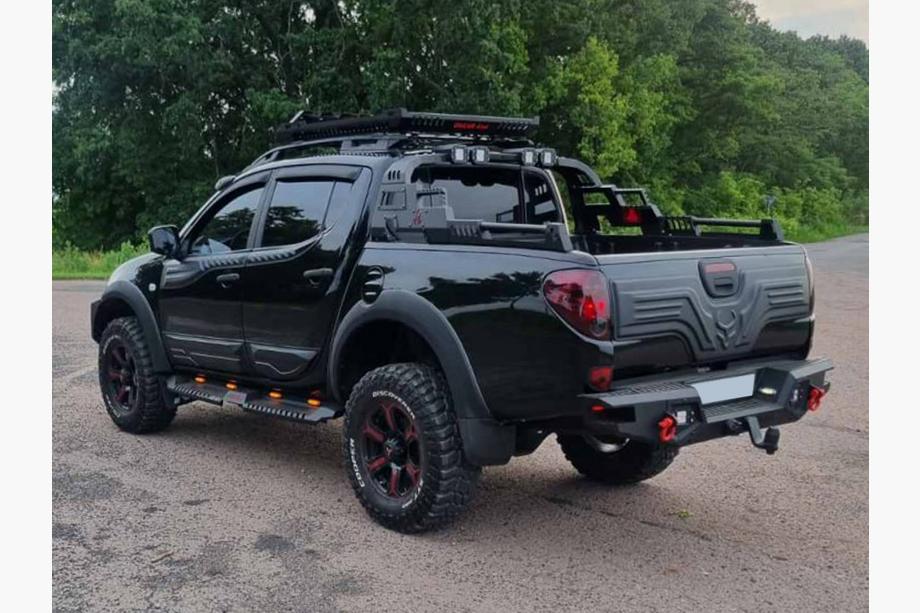 Mitsubishi L200 2006-2015 Plastikowa nakladka na klape bagaznika Zdjęcia 6