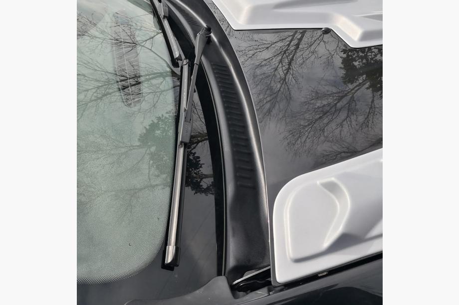 Dacia Duster 2008-2018 Nakładka na podszybie (ABS) Zdjęcia 2
