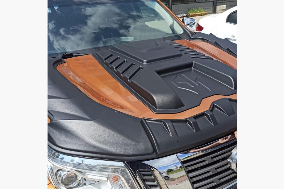 Nissan Navara/NP300 2016- Zestaw nakładek na maskę DRAGON (3 szt.) Zdjęcia 4