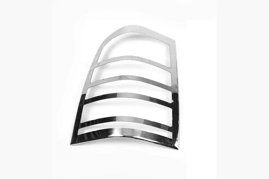 Mercedes Vito W638 1996-2003 Nakładki na lampy tylne ze stali nierdzewnej (strona kierowcy) Image