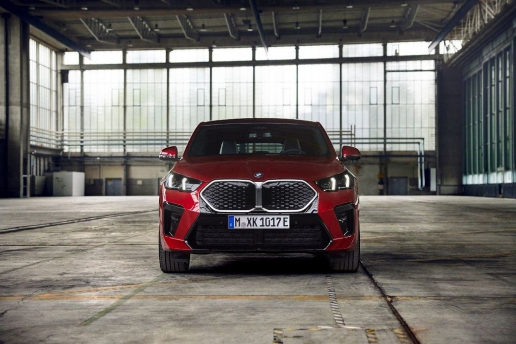 Elektryczny kompaktowy crossover BMW iX2