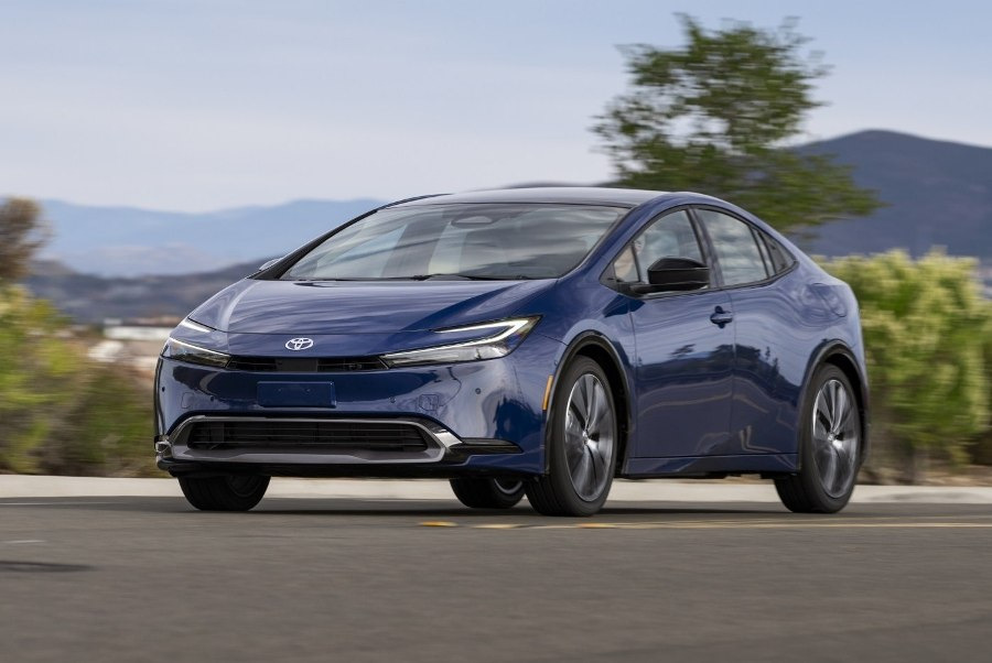 Recenzja nowej generacji hybrydowego modelu Toyoty Prius