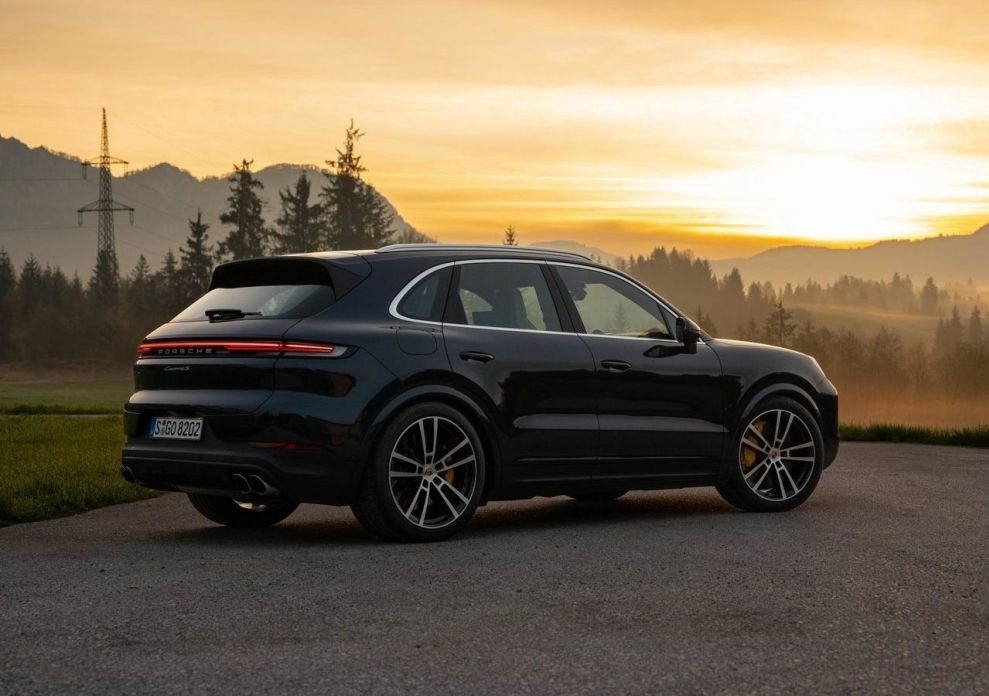 Recenzja zaktualizowanego sportowego crossovera Porsche Cayenne
