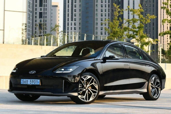 Elektryczny sedan Hyundai IONIQ 6