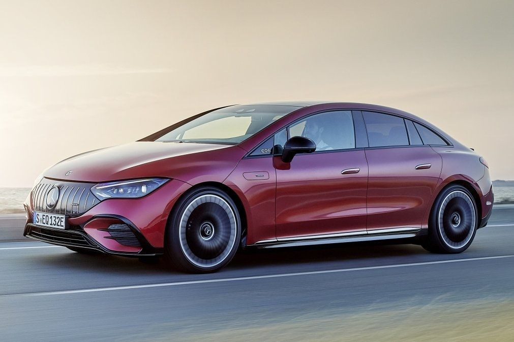 Recenzja elektrycznego sedana Mercedes-Benz EQE (V295).