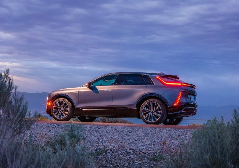 Nowy elektryczny crossover Cadillac Lyriq