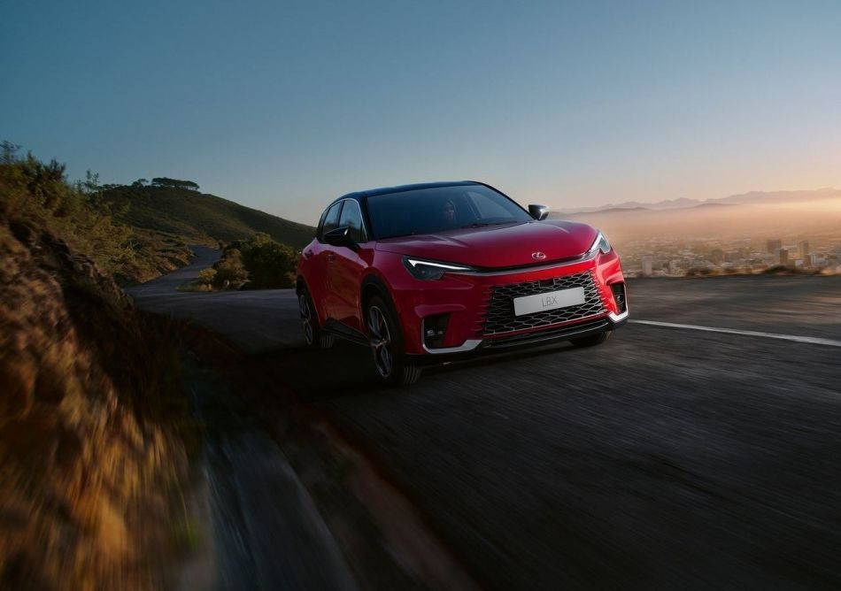 Przegląd kompaktowego crossovera premium Lexus LBX
