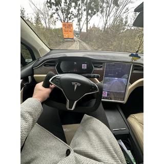 Kierownica sportowa (Alcantara, karbon, podgrzewana) Tesla Model X 2015- zdjęcia 2