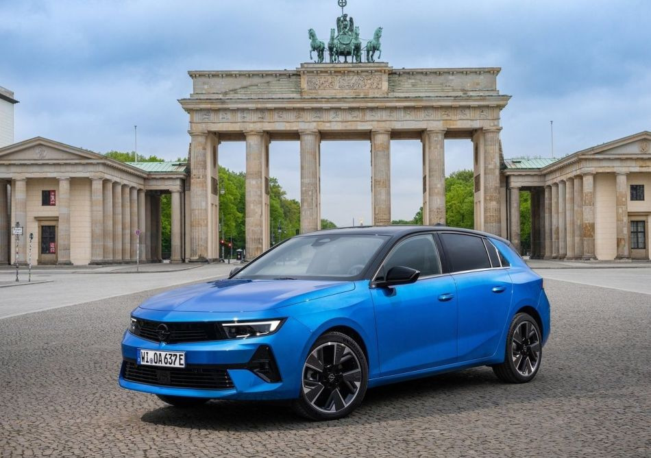 Elektryczny kompaktowy hatchback Opel Astra Electric