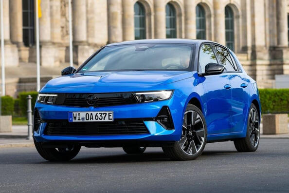 Elektryczny kompaktowy hatchback Opel Astra Electric