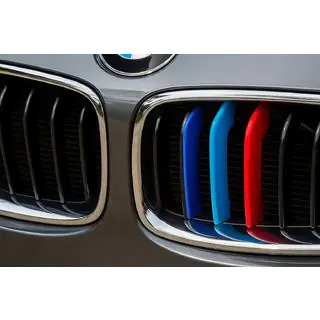 Nakładki na kratkę chłodnicy 11-żeberkową (zestaw 3 szt.) BMW 3 Series F30/F31 2012-2019 zdjęcia 1