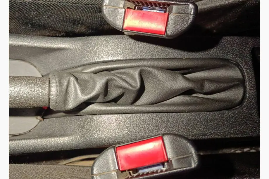 Opel Astra G classic 1998-2012 Mieszek hamulca recznego (z ramka) Image