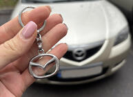 Mazda Metalowy brelok z logo Mazda zdjęcia 1