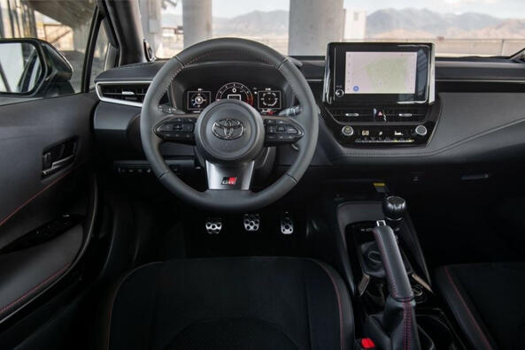 „Naładowany” hatchback z napędem na cztery koła Toyota Corolla GR Zdjęcie 6