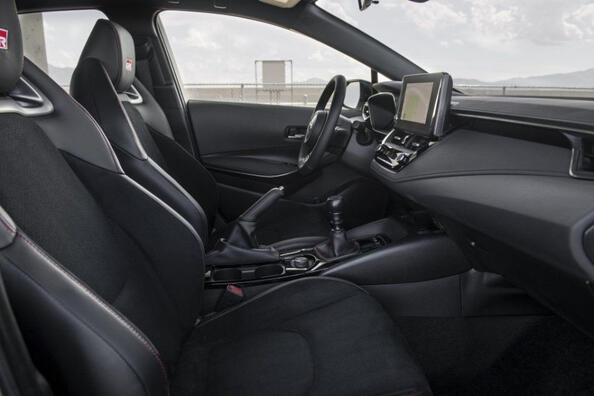 „Naładowany” hatchback z napędem na cztery koła Toyota Corolla GR Zdjęcie 5