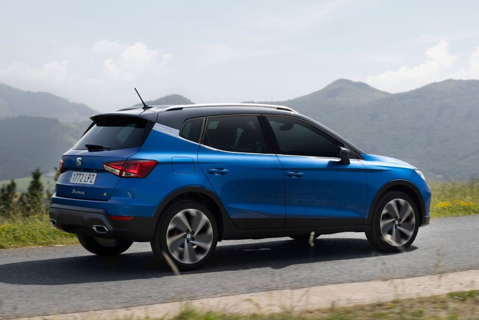 Przegląd zaktualizowanego kompaktowego crossovera SEAT Arona