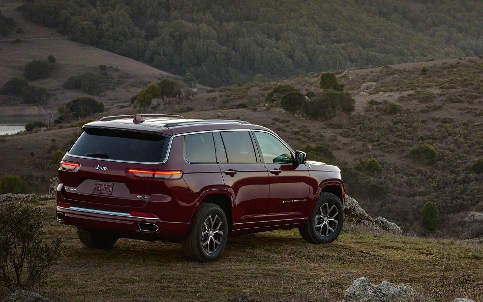 Recenzja Jeepa Grand Cherokee L: uosobienie luksusu i mocy