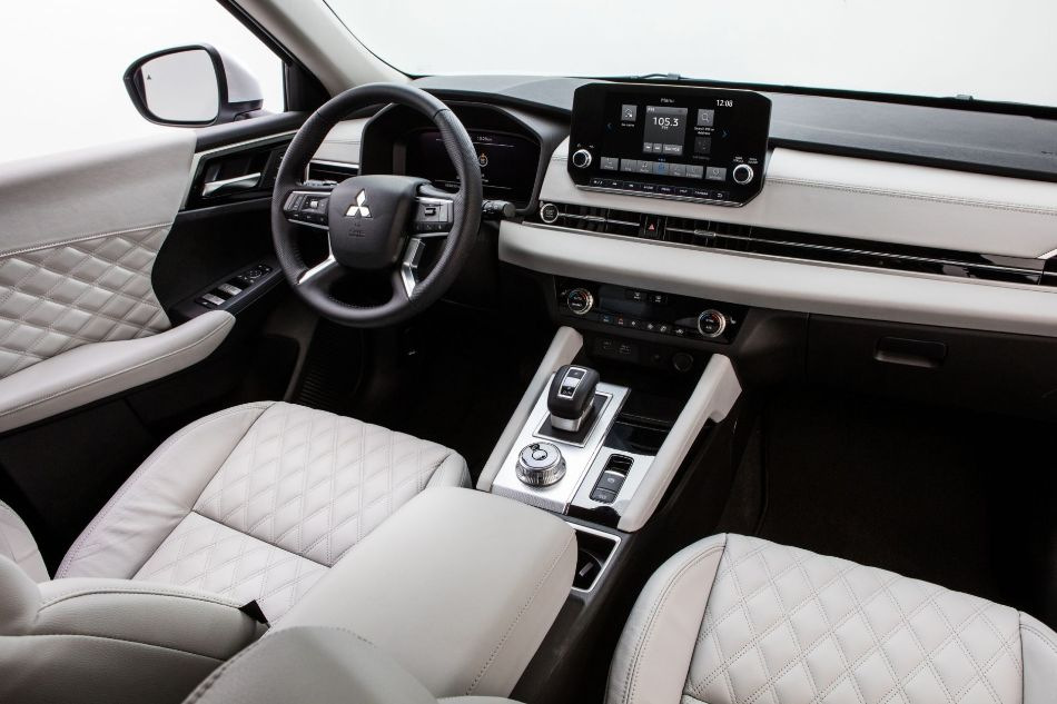 Recenzja Mitsubishi Outlander: połączenie elegancji i komfortu